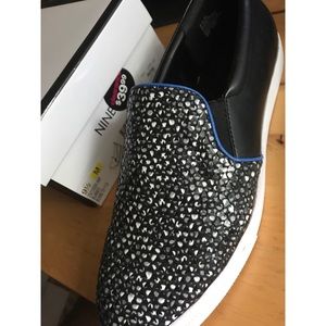 Nine West slip on sneakers